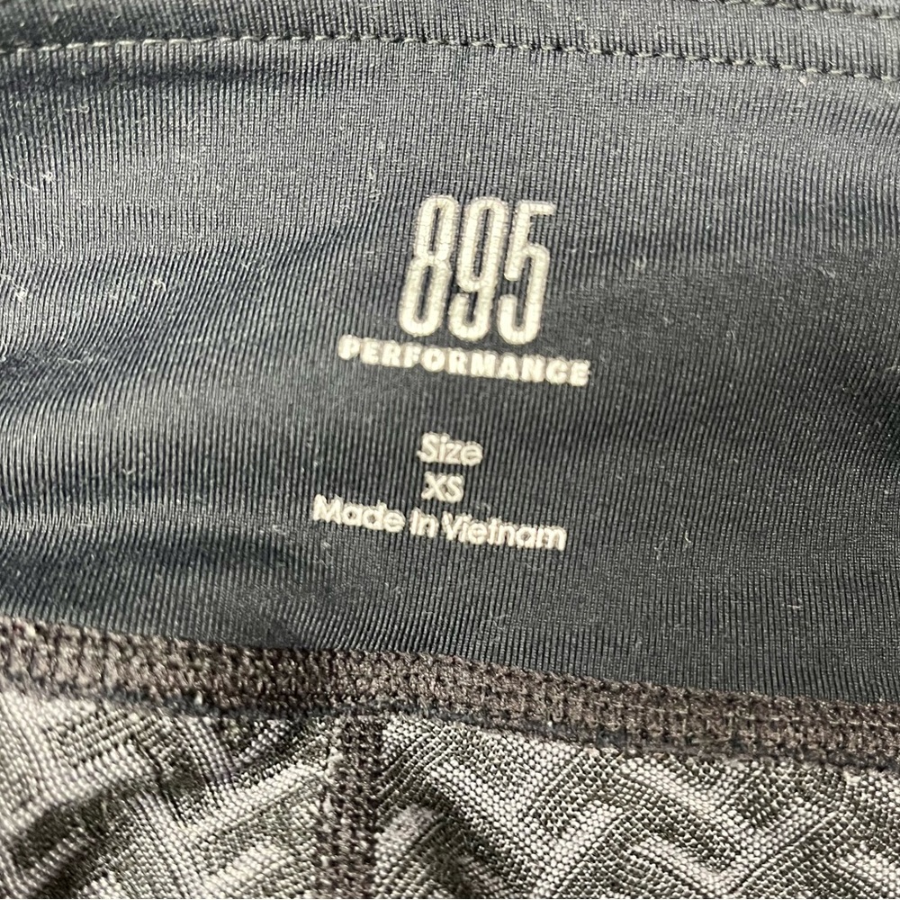 895 Performance Black And Gray Patterned Leggings… - image 3